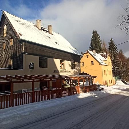 Penzion A Restaurace V Haji Loučná pod Klínovcem Exterior foto